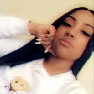 Meet your Posher, Alyssa